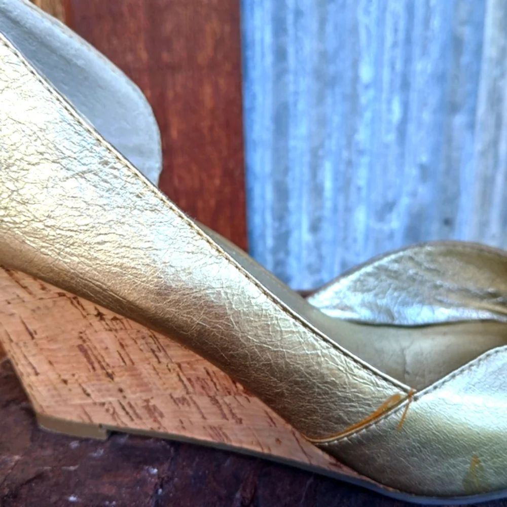 Steven By Steve Madden MIZTIFY Gold CORK WEDGE Heels Size 6.5 Vintage Y2K